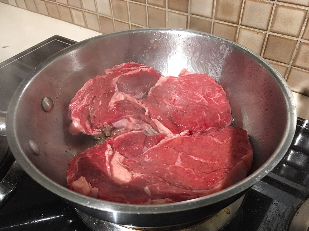 肉汁溢れる牛肉